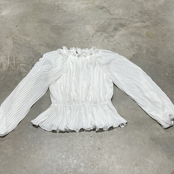 White pleated with ruffles T C EV brand top / Size S / A-53 - Picture 3 of 9
